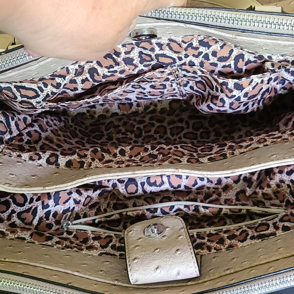 G BY GUESS Tote Large Purse Shoulder bag NWOT - Picture 3 of 16